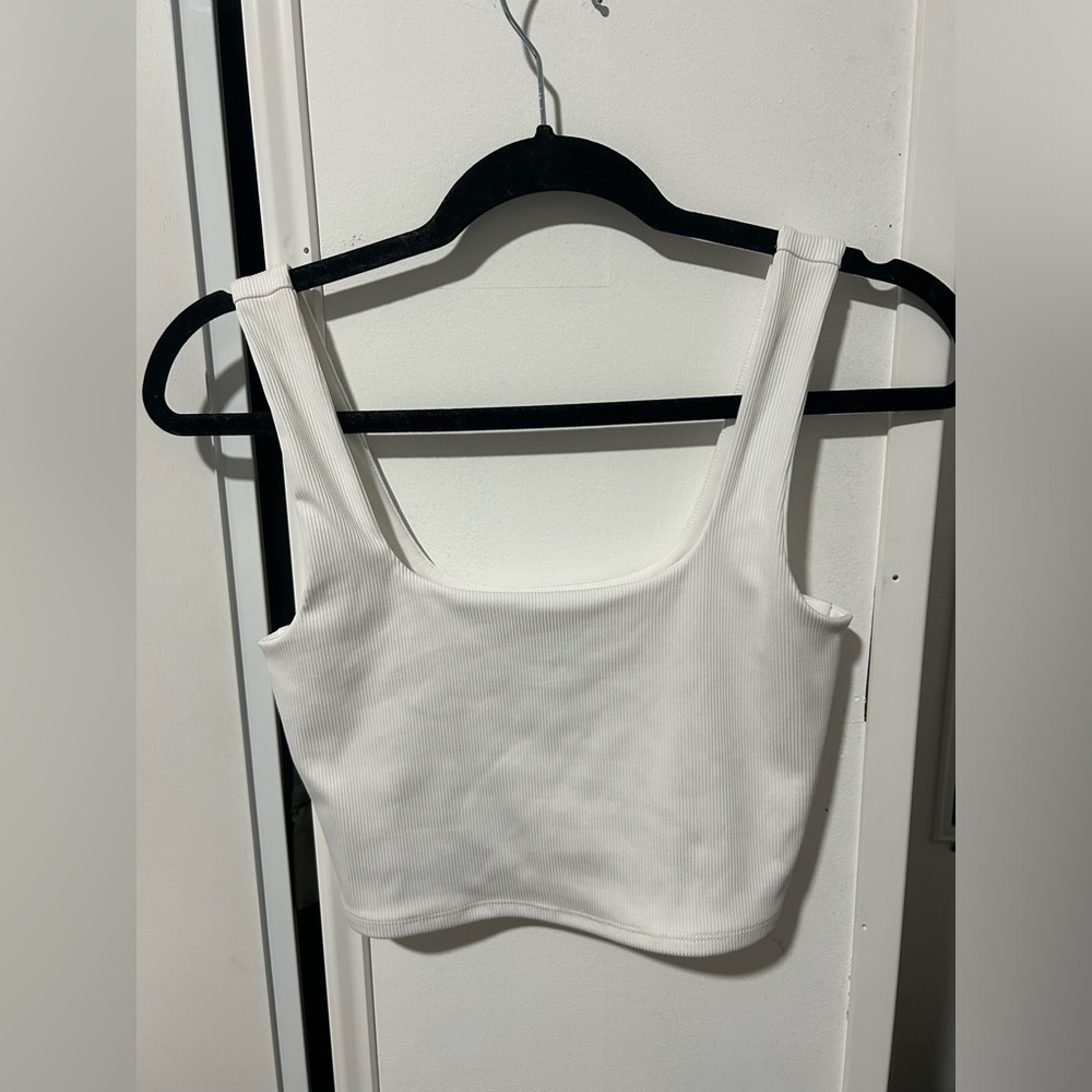 Square neck cropped tank top